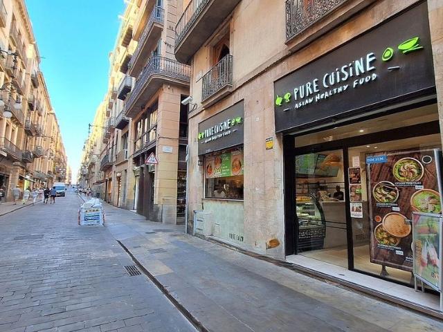Local comercial en alquiler en calle De Ferran, Barcelona, de 160 m² por 8.000