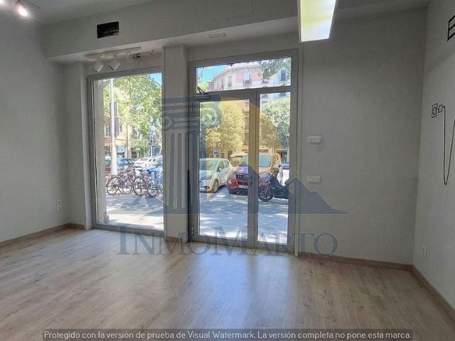 Local comercial en alquiler en calle De Floridablanca, Barcelona, de 67 m² 6 habitaciones por 710