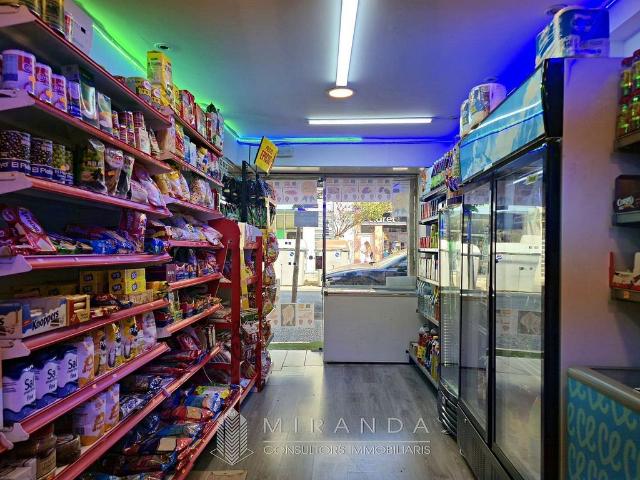 Local comercial en alquiler en calle De Joan Prim, Granollers, de 70 m² 2 habitaciones por 700
