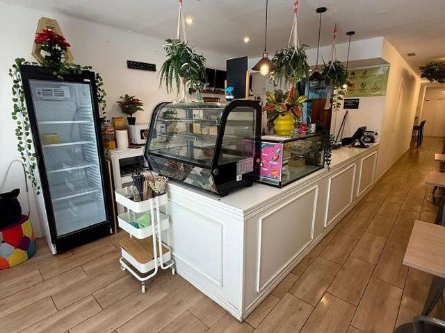 Local comercial en alquiler en calle De Joan Riera, Barcelona, de 97 m² 5 habitaciones por 1.500