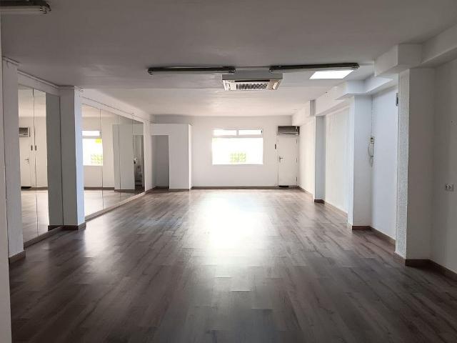 Local comercial en alquiler en calle De Jordi de Sant Jordi, Barcelona, de 156 m² por 1.200