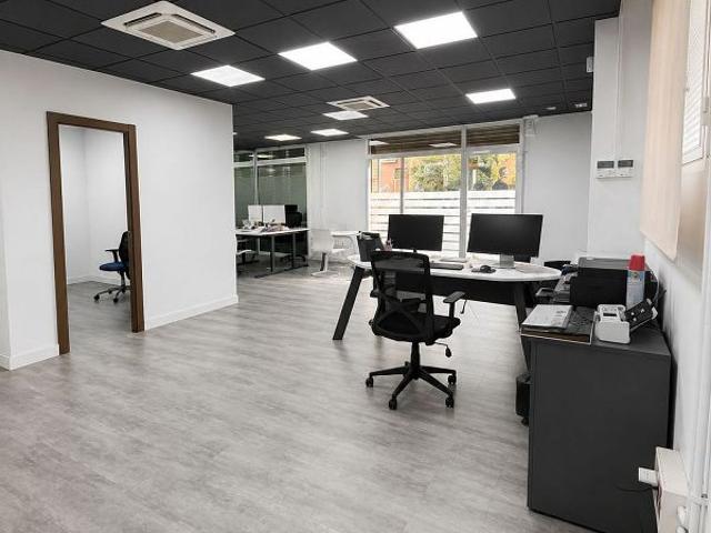 Local comercial en alquiler en calle De Josep Maria de Segarra, Badalona, de 84 m² 4 habitaciones por 800