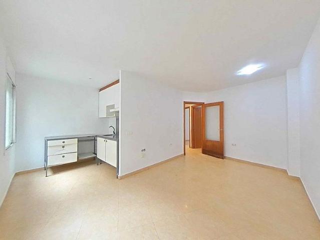 Local comercial en alquiler en calle De la Cantera, Barcelona, de 98 m² 2 habitaciones por 1.150
