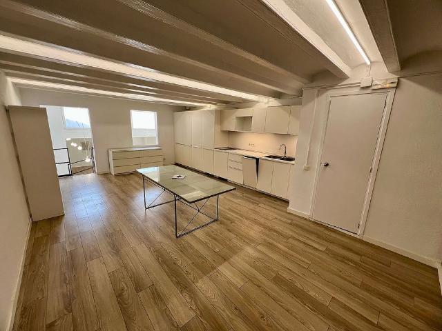 Local comercial en alquiler en calle De la Ciutat de Granada, Barcelona, de 250 m² 3 habitaciones por 3.800