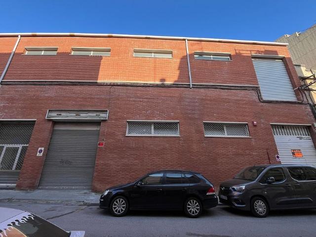 Nave industrial en alquiler en calle De la Creu Guixera, Manresa, de 1.000 m² 6 habitaciones por 1.650
