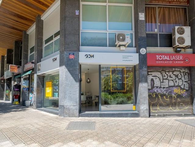 Local comercial en alquiler en calle De la Diputació, Barcelona, de 58 m² 2 habitaciones por 1.600