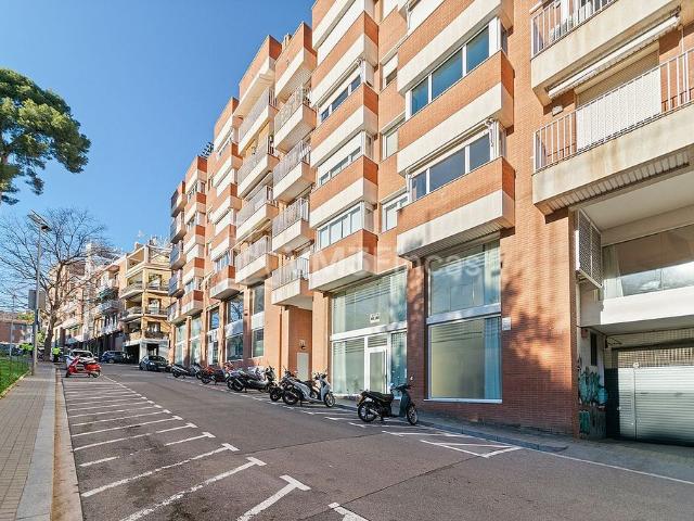 Local comercial en alquiler en calle De la Duquessa D'orleans, Barcelona, de 180 m² 2 habitaciones por 1.995