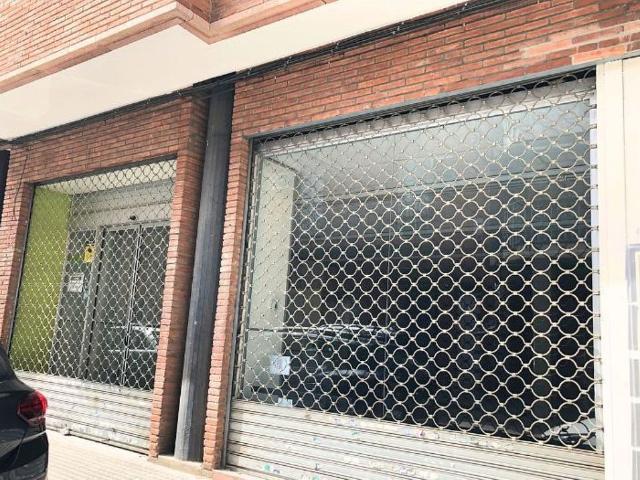 Local comercial en alquiler en calle De la Florida, Cornellà de Llobregat, de 535 m² 2 habitaciones por 2.900