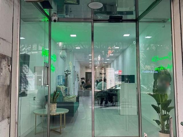 Local comercial en alquiler en calle De la Indústria, Barcelona, de 11 m² 1 habitación por 350