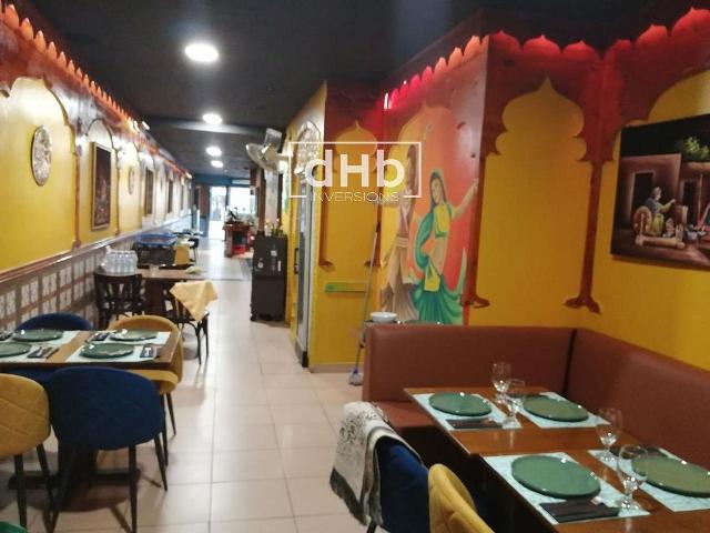 Local comercial en alquiler en calle De la Indústria, Barcelona, de 240 m² por 1.850