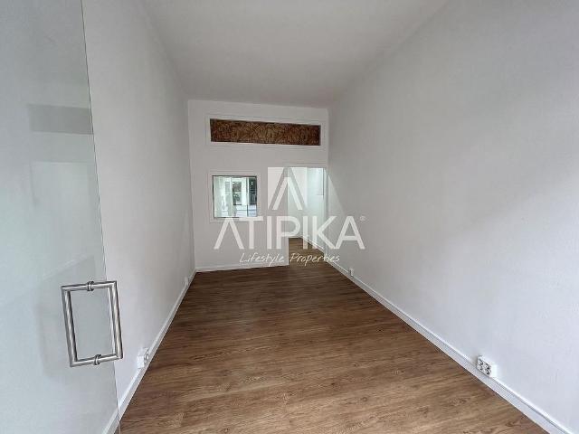 Local comercial en alquiler en calle De la Indústria, Barcelona, de 28 m² por 900