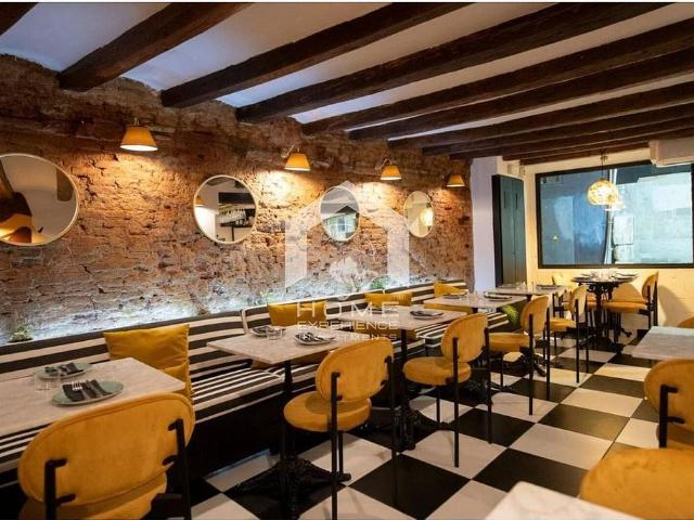 Local comercial en alquiler en calle De la Mar, Reus, de 50 m² por 750