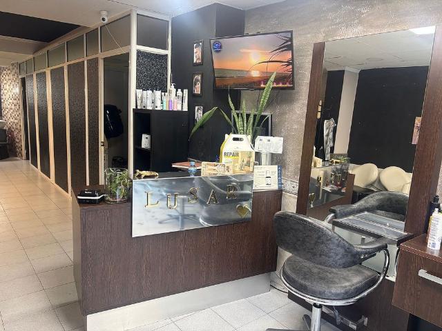 Local comercial en alquiler en calle De la Mare de Déu de Port, Barcelona, de 70 m² 2 habitaciones por 800