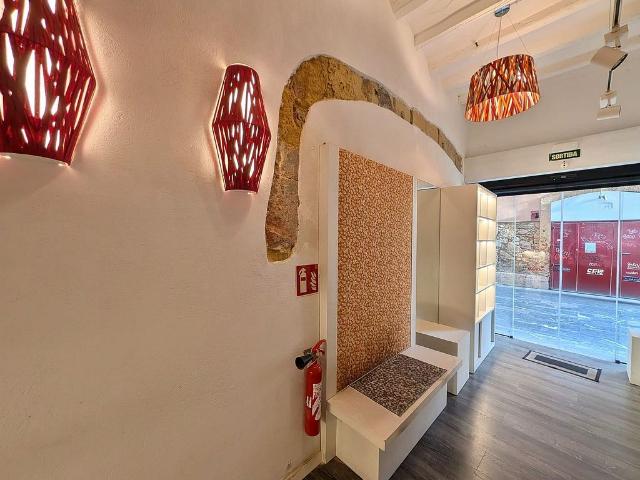 Local comercial en alquiler en calle De la Merceria, Tarragona, de 76 m² 4 habitaciones por 850
