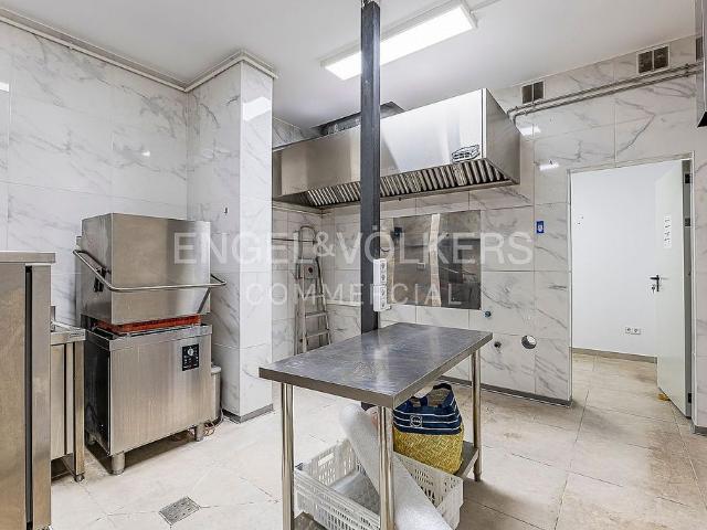 Local comercial en alquiler en calle De la Muntanya, Barcelona, de 58 m² por 650
