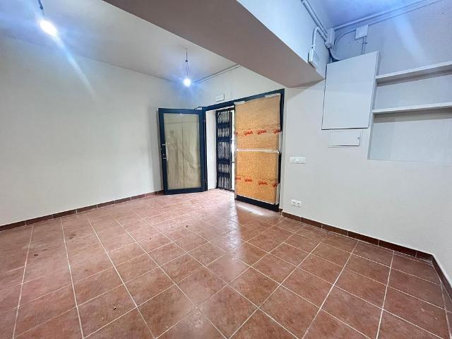 Local comercial en alquiler en calle De la Riera Blanca, Hospitalet de Llobregat, L´, de 30 m² por 800