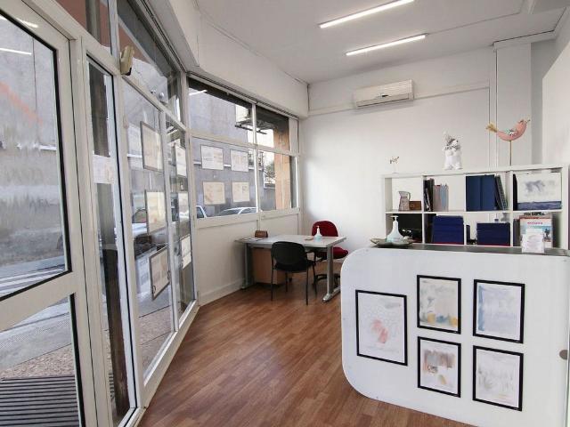 Local comercial en alquiler en calle De Lacy, Sabadell, de 40 m² 2 habitaciones por 675