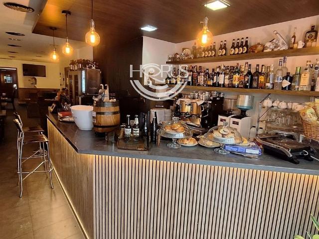 Local comercial en alquiler en calle De Laforja, Barcelona, de 120 m² por 1.400