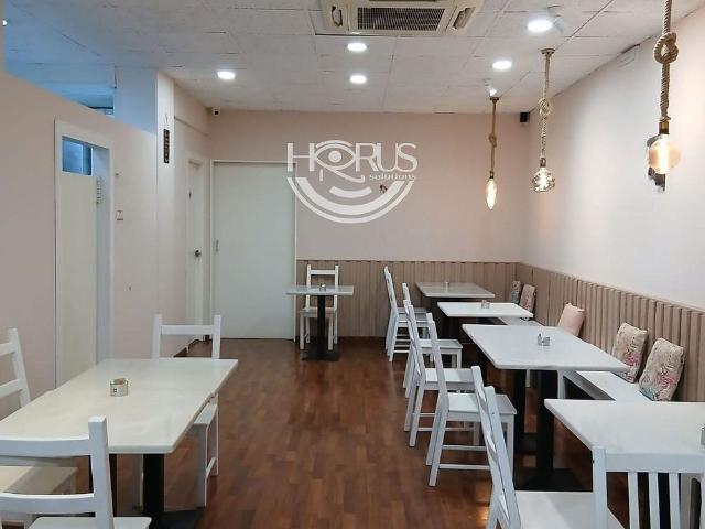 Local comercial en alquiler en calle De Laforja, Barcelona, de 77 m² 3 habitaciones por 1.532