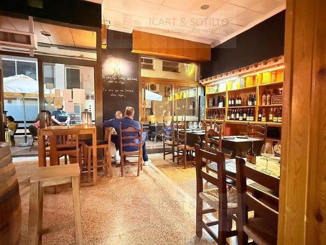 Local comercial en alquiler en calle De L'alba, Sant Carles de la Ràpita, de 87 m² por 700