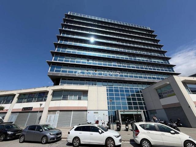 Local comercial en alquiler en calle De L'electrònica, Badalona, de 619 m² por 5.500