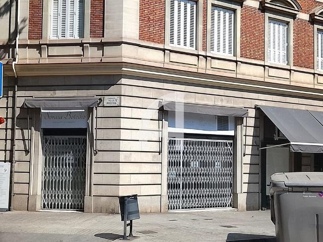 Local comercial en alquiler en calle De Lepant, Barcelona, de 90 m² 3 habitaciones por 950