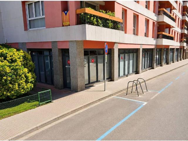 Local comercial en alquiler en calle De Les Flors, Vic, de 325 m² por 2.200