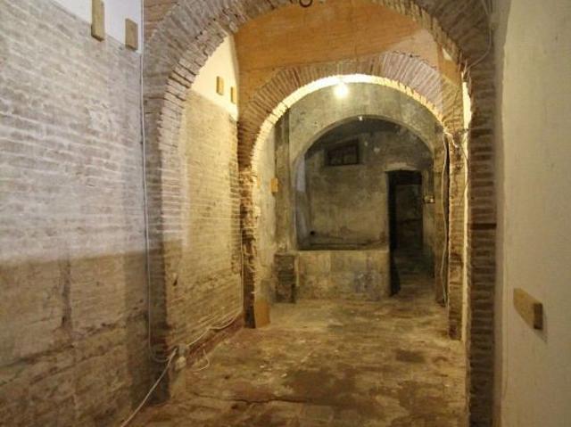 Local comercial en alquiler en calle De Les Penedides, Barcelona, de 173 m² 2 habitaciones por 1.200