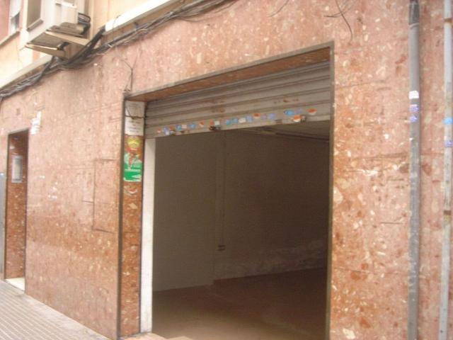 Local comercial en alquiler en calle De Les Roselles, Santa Coloma de Gramanet, de 230 m² por 900