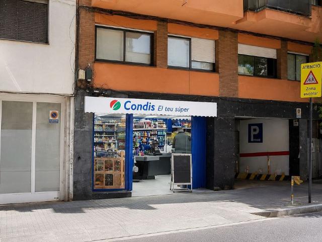 Local comercial en alquiler en calle De L'escorial, Barcelona, de 333 m² 3 habitaciones por 3.500