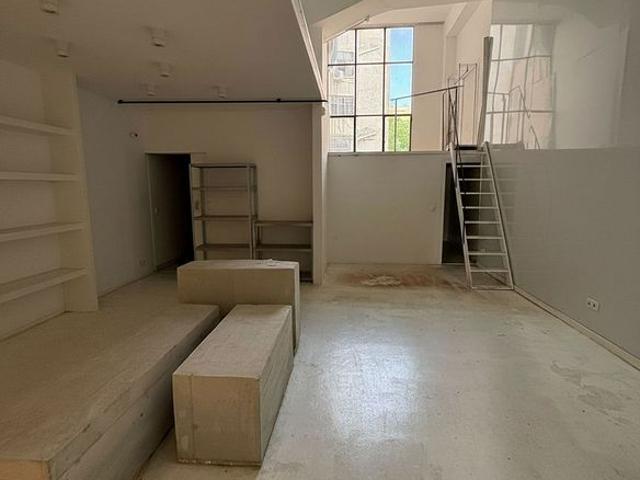Local comercial en alquiler en calle De Llull, Barcelona, de 127 m² 5 habitaciones por 2.800