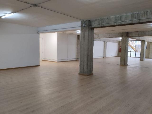 Local comercial en alquiler en calle De Llull, Barcelona, de 322 m² por 2.750