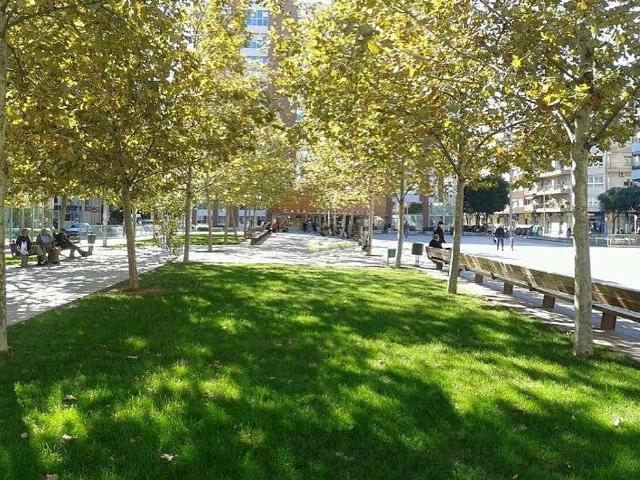Local comercial en alquiler en calle De Mossèn Cinto Verdaguer, Sant Adrià de Besos, de 70 m² 2 habitaciones por 1.000