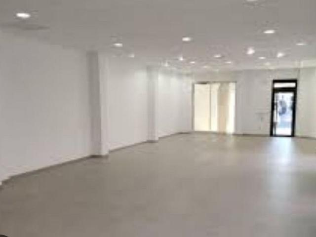 Local comercial en alquiler en calle De Maignon, Barcelona, de 170 m² 3 habitaciones por 2.240