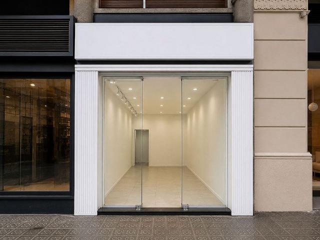Local comercial en alquiler en calle De Mallorca, Barcelona, de 110 m² 2 habitaciones por 1.600