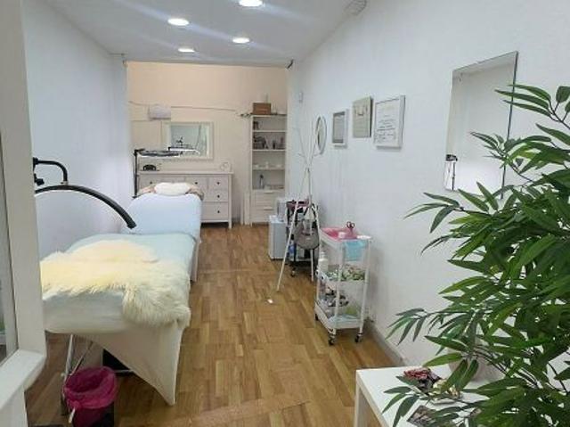 Local comercial en alquiler en calle De Mallorca, Barcelona, de 28 m² 5 habitaciones por 630