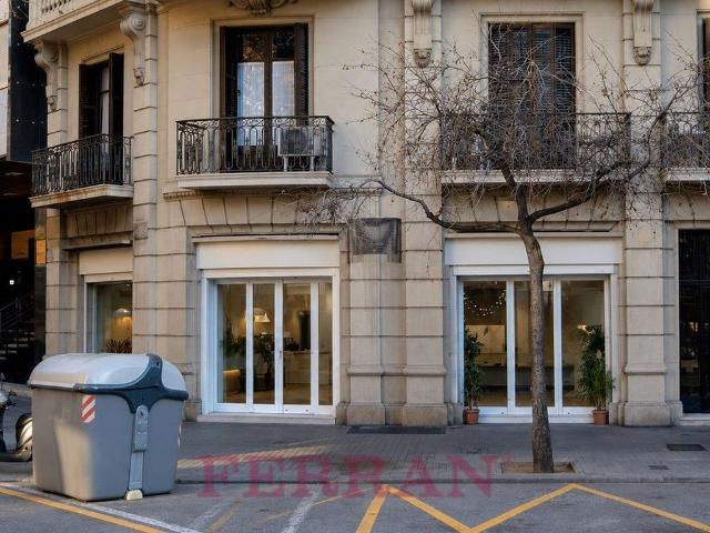 Local comercial en alquiler en calle De Mallorca, Barcelona, de 320 m² 2 habitaciones por 4.700