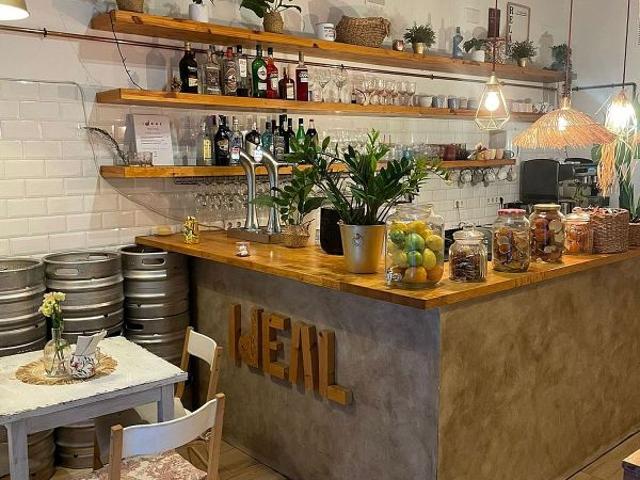 Local comercial en alquiler en calle De Marià Aguiló, Barcelona, de 116 m² 2 habitaciones por 1.230
