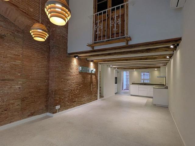 Local comercial en alquiler en calle De Mariana Pineda, Barcelona, de 50 m² 3 habitaciones por 1.400