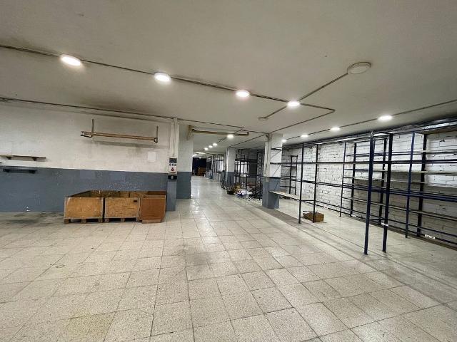 Local comercial en alquiler en calle De Martí i Julià, Badalona, de 360 m² 5 habitaciones por 2.100