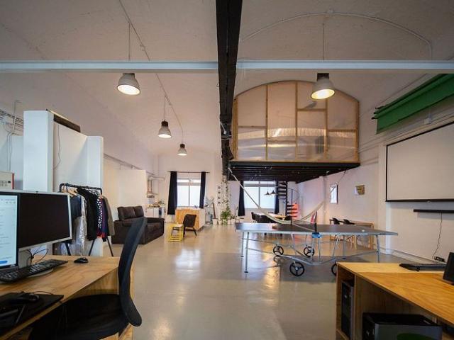 Local comercial en alquiler en calle De Mèxic, Barcelona, de 170 m² 3 habitaciones por 2.500
