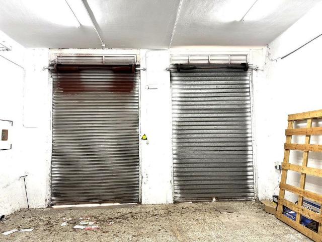 Local comercial en alquiler en calle De Méndez Núñez, Barcelona, de 410 m² 3 habitaciones por 3.800