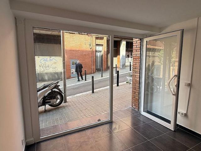Local comercial en alquiler en calle De Mireia, Barcelona, de 10 m² 1 habitación por 400