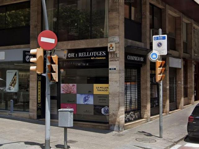 Local comercial en alquiler en calle De Muntaner, Barcelona, de 135 m² 2 habitaciones por 3.450