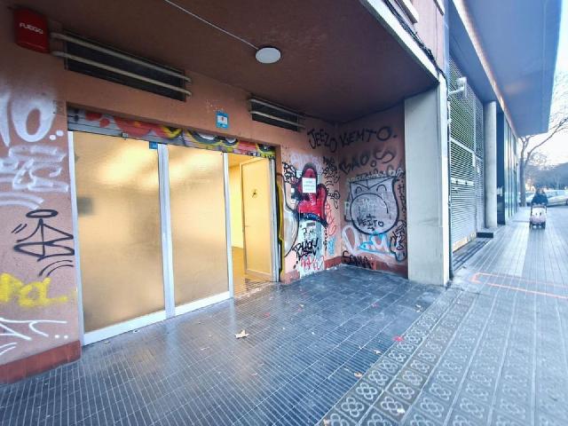 Local comercial en alquiler en calle De Nàpols, Barcelona, de 190 m² 1 habitación por 1.900