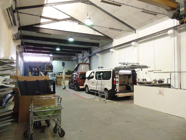 Local comercial en alquiler en calle De Sabadell, Manresa, de 2.000 m² 10 habitaciones por 2.400