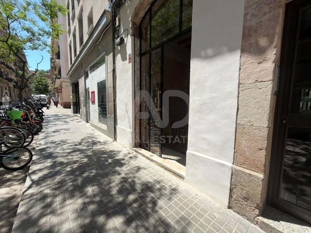 Local comercial en alquiler en calle De Salvà, Barcelona, de 168 m² por 3.900