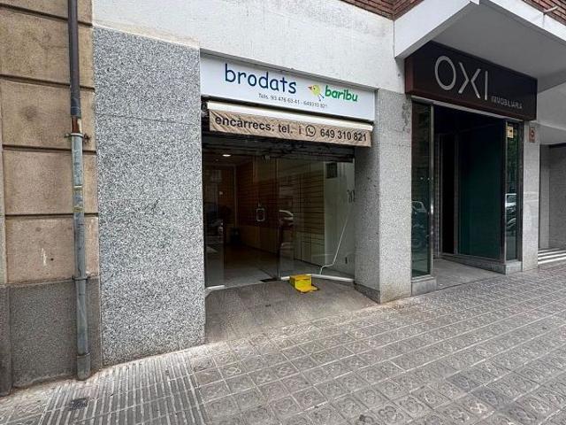 Local comercial en alquiler en calle De Sant Antoni Maria Claret, Barcelona, de 40 m² 2 habitaciones por 820