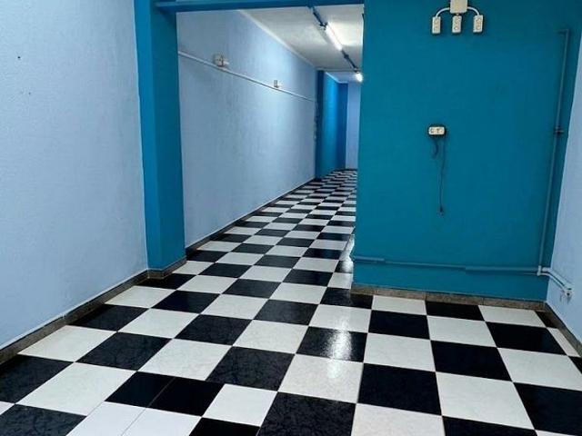 Local comercial en alquiler en calle De Sant Antoni Maria Claret, Barcelona, de 71 m² 3 habitaciones por 1.000