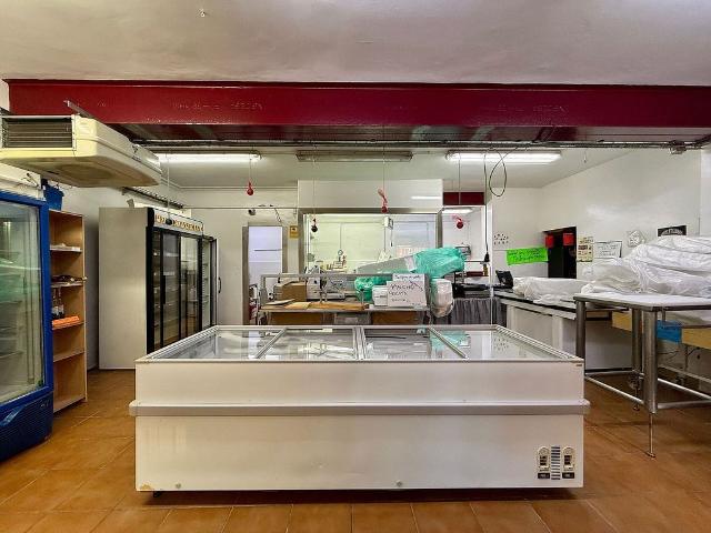 Local comercial en alquiler en calle De Sant Damià, Terrassa, de 60 m² 3 habitaciones por 550